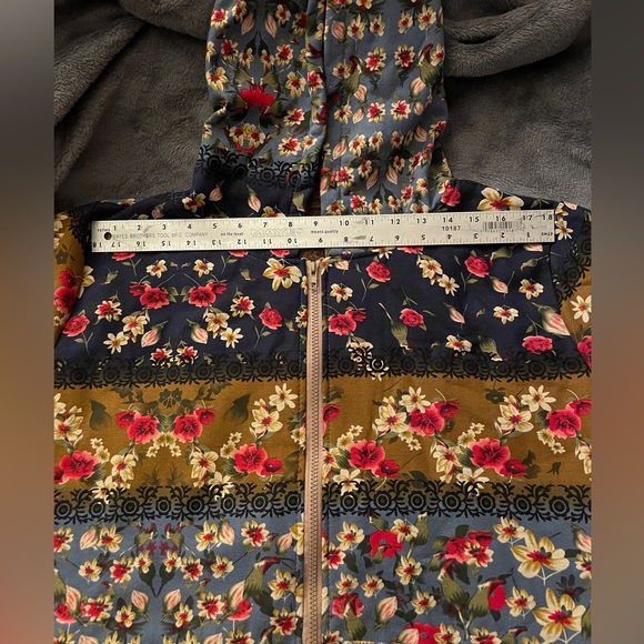 Oversized lined jacket with hood - Picture 9 of 9